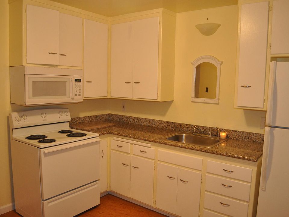 1st image of 849 Humboldt St