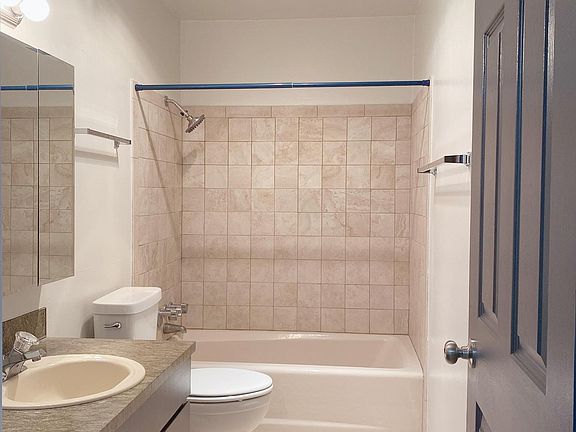 4th image of 1064 Kirkland Ave NE APT 410