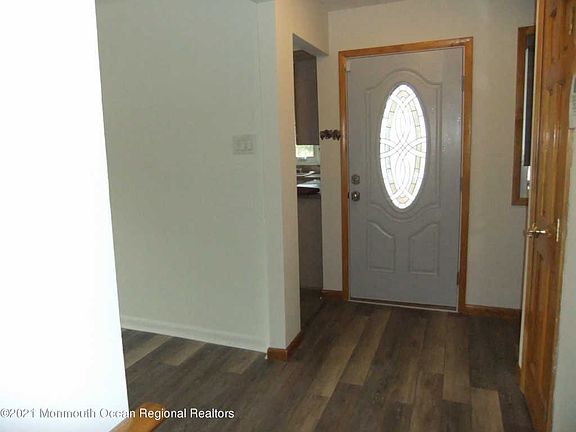 3rd image of 101 Clipper Ct #11