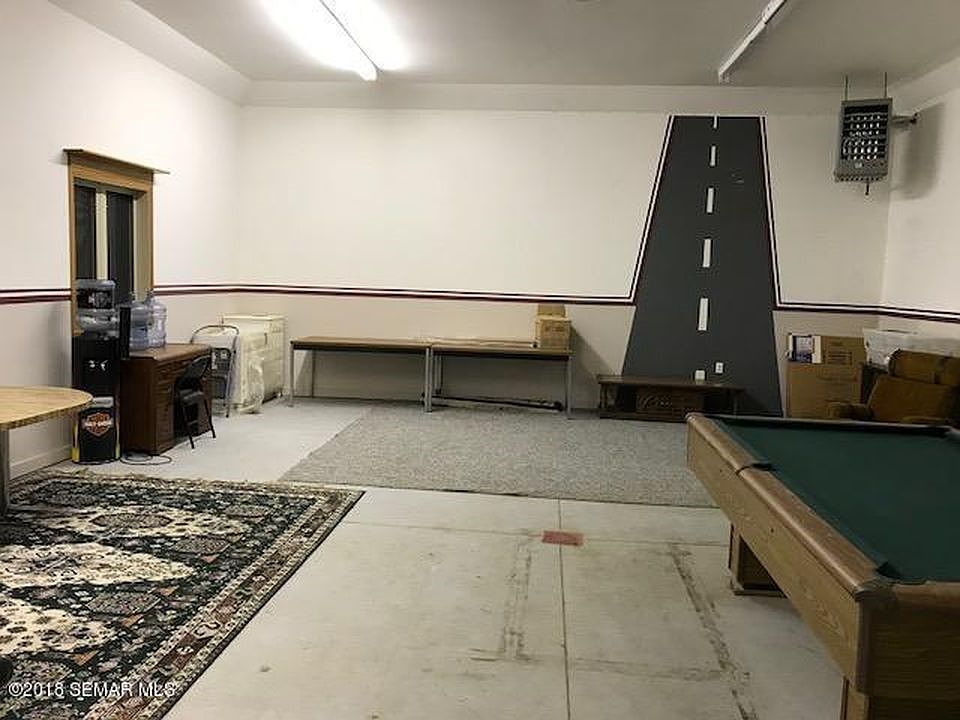 OUTBUILDING ENTERTAINMENT RM