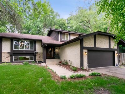 10286 Laurel Dr, Eden Prairie, MN, 55347