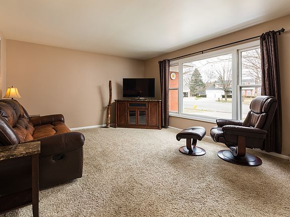 4th image of 2139 Highbluff Dr NE