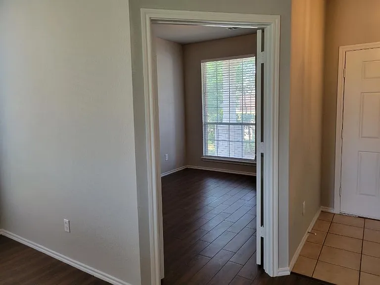 10973 Hawks Landing Rd — Photo 12
