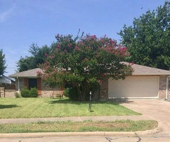 1st image of 2605 Baylor Dr