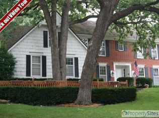 8426 Rosehill Rd, Lenexa, KS 66215