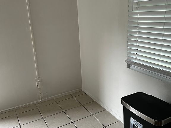 3rd image of 3002 Robert St