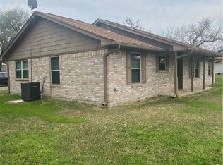 513 Forest View Dr, Victoria, TX 77905