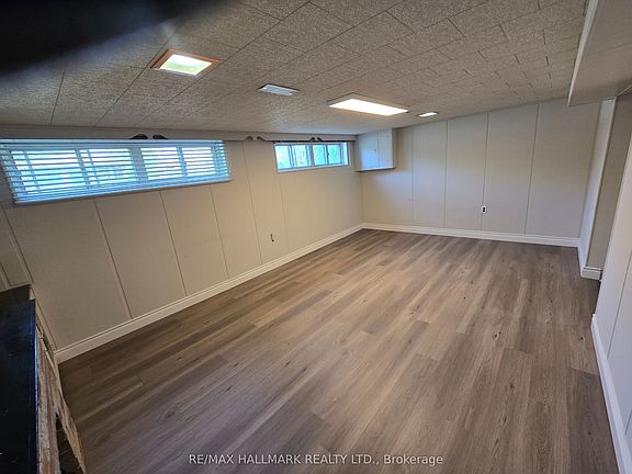 3rd image of 211 Norfolk Ave