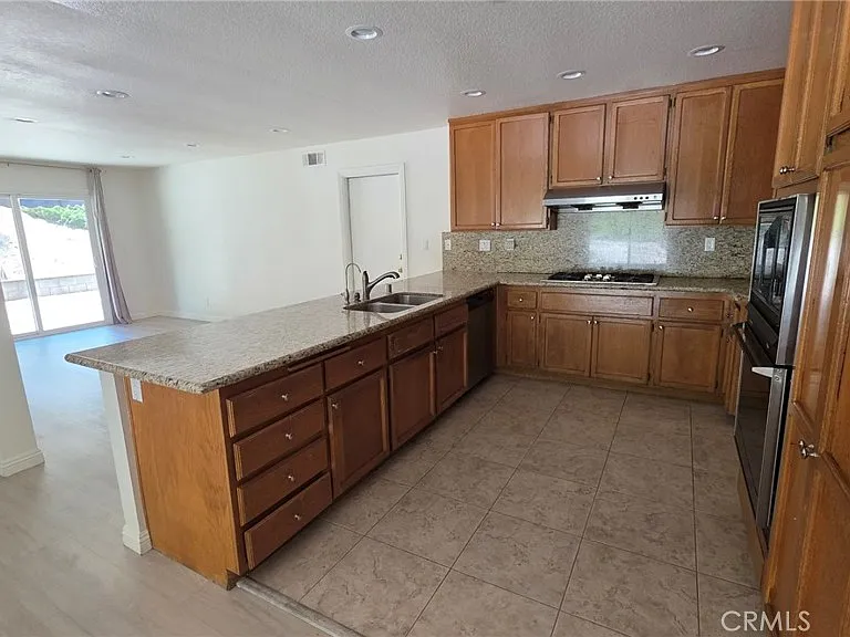 20800 Regency Ct — Photo 7
