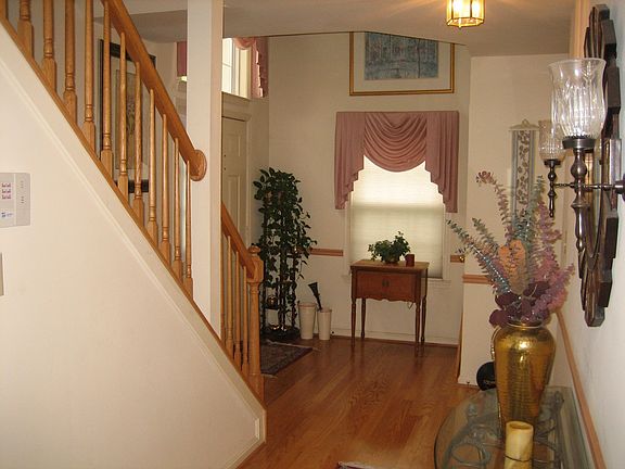 Foyer/ Entrance 