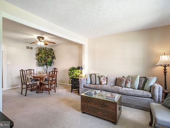 3rd image of 1445 Landis Cir