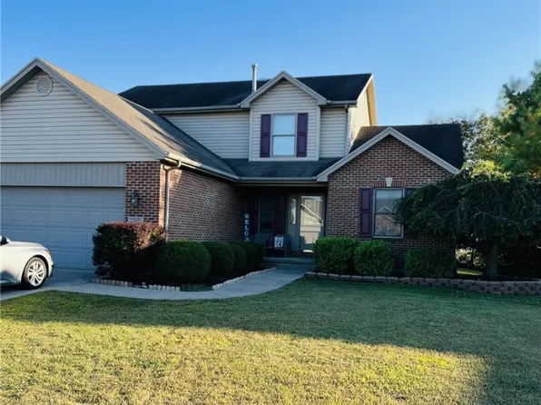 204 Auburn Meadows Ct, Carlisle, OH 45005