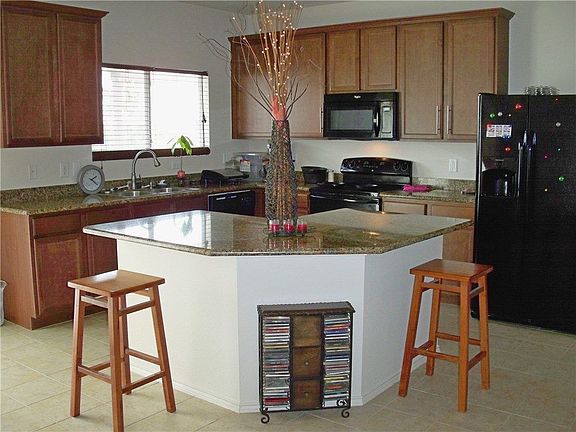 3rd image of 8525 Star Thistle Dr