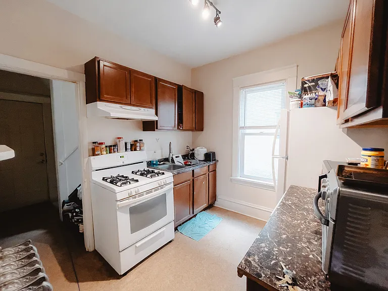 630 SE 7th Street — Photo 9