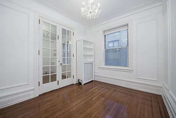 Sold by The Find NY | media 2