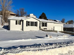 1500 Golden Valley Ln, Minot, ND 58703