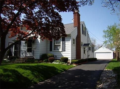 3rd image of 1321 Oakdale Ave