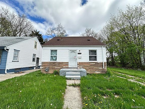 2nd image of 8084 Artesian St