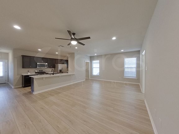 3rd image of 13936 Barrington Ave