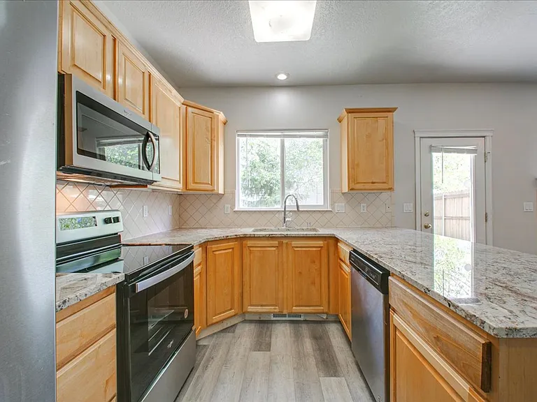 1875 W Nez Perce St — Photo 10