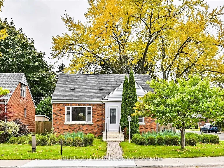 40 Plaxton Dr — Photo 4