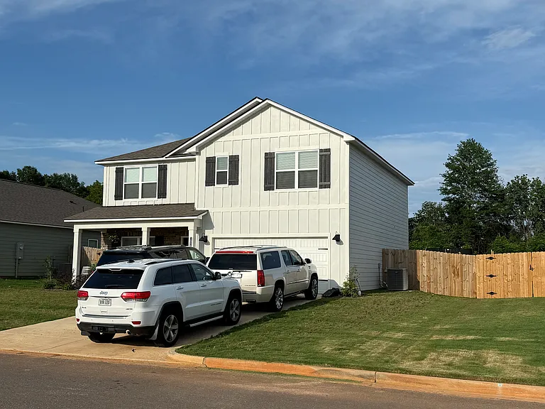 1022 Kelly Way — Photo 3