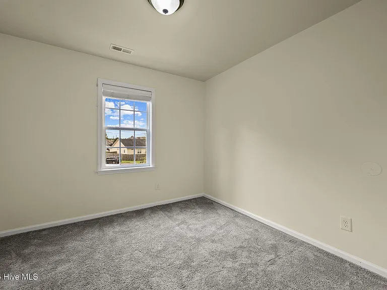 1004 Summerfield Ct — Photo 10