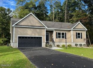 2 Michael Dr, Colonie, NY 12303