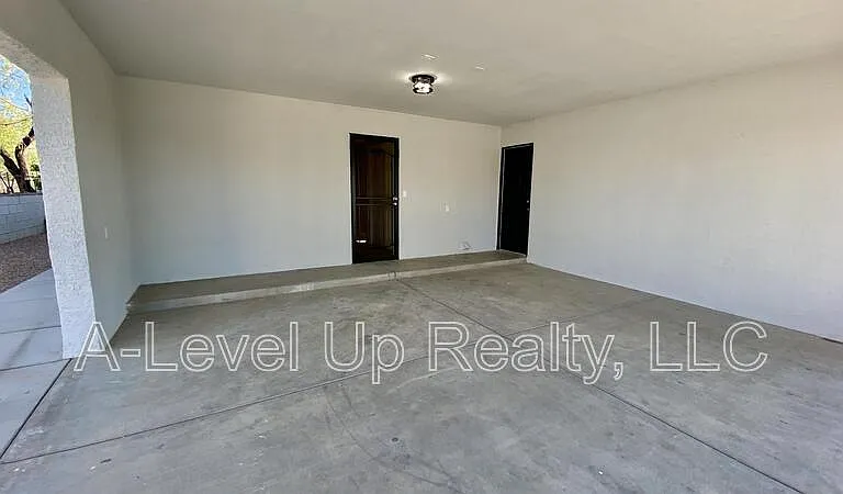 231 W 28th St — Photo 32