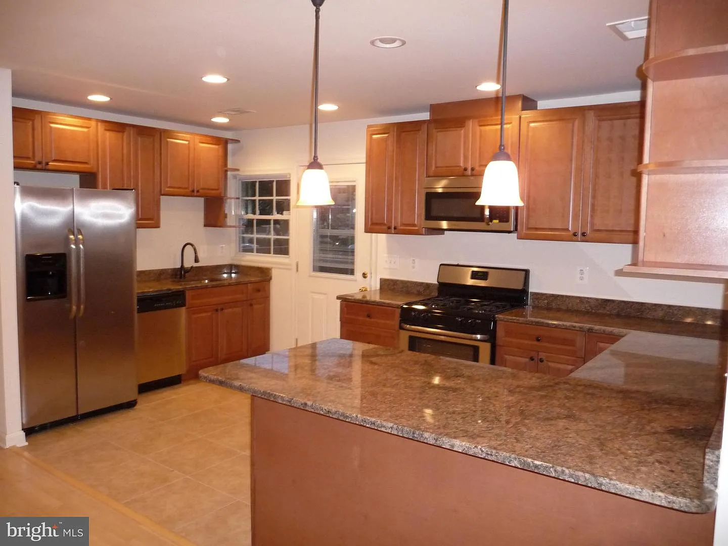 4 bed, 2.5 bath, 2282 sqft, $4,195 — Photo 1
