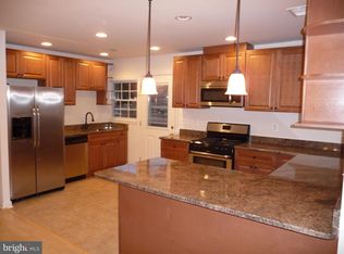 3517 Forest Dr, Alexandria, VA 22302