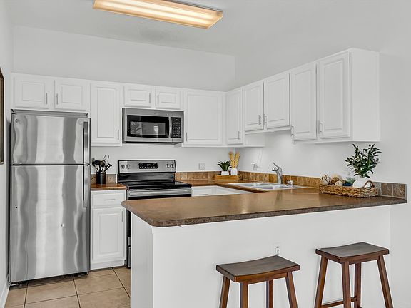 5th image of 73 Shirah St Unit 109