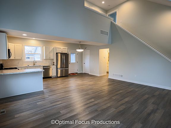5th image of 1544 Fuller Ave NE