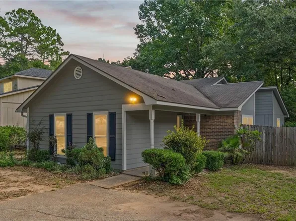 1805 Spring Brook Ct, Mobile, AL 36609