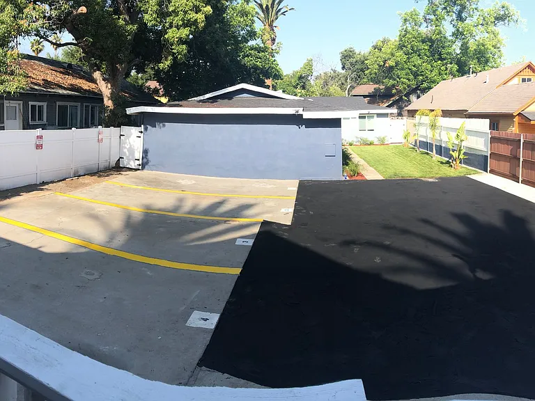 922 N Summit Avenue — Photo 22
