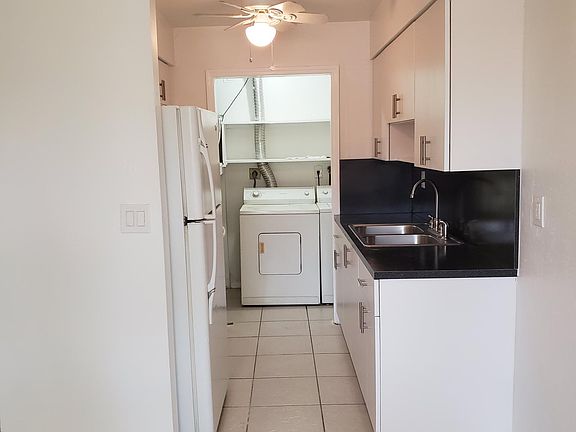 4th image of 837 SW 13th St