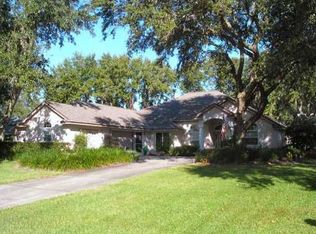 336 Reserve Dr, Tavares, FL 32778