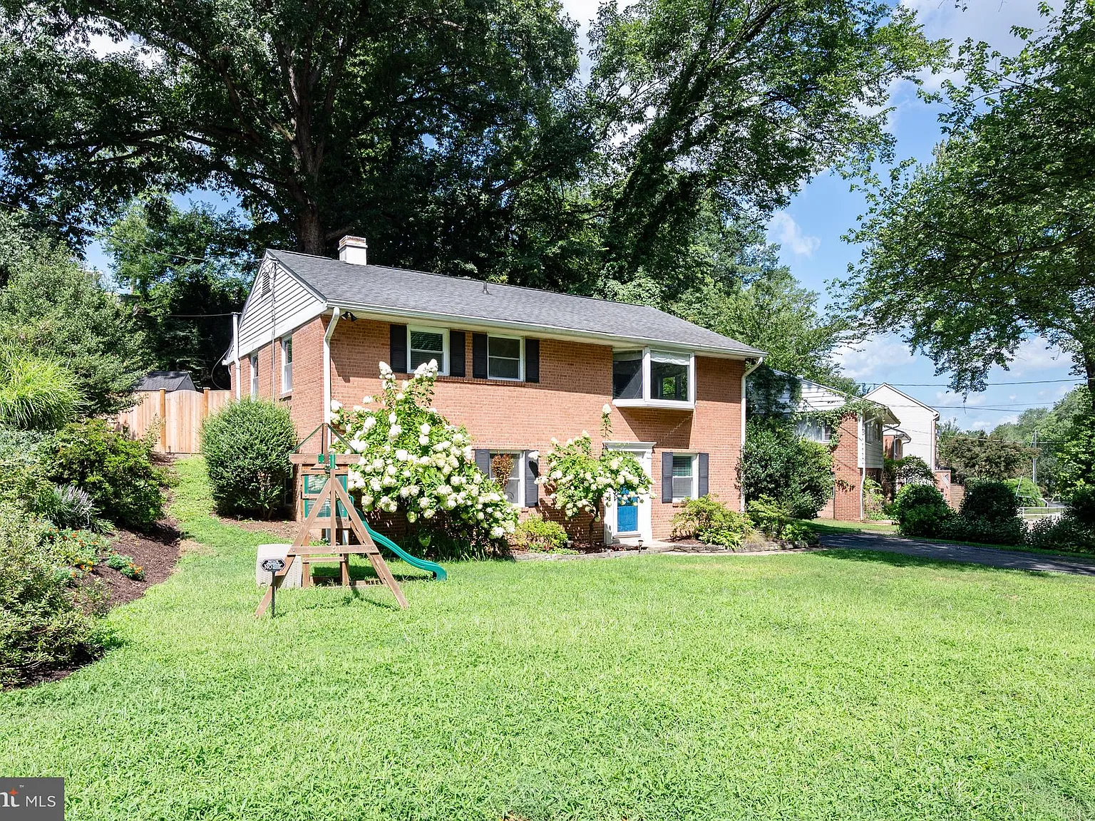 4 bed, 1728 sqft, $3,700 — Photo 3