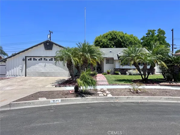 1571 W Pacific Pl, Anaheim, CA 92802