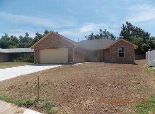 207 Kimberly Ln, Yukon, OK 73099