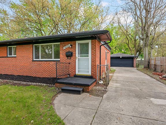 4th image of 26027 Ross St