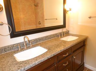 2916 E Lee Ave, Alexandria, VA 22306