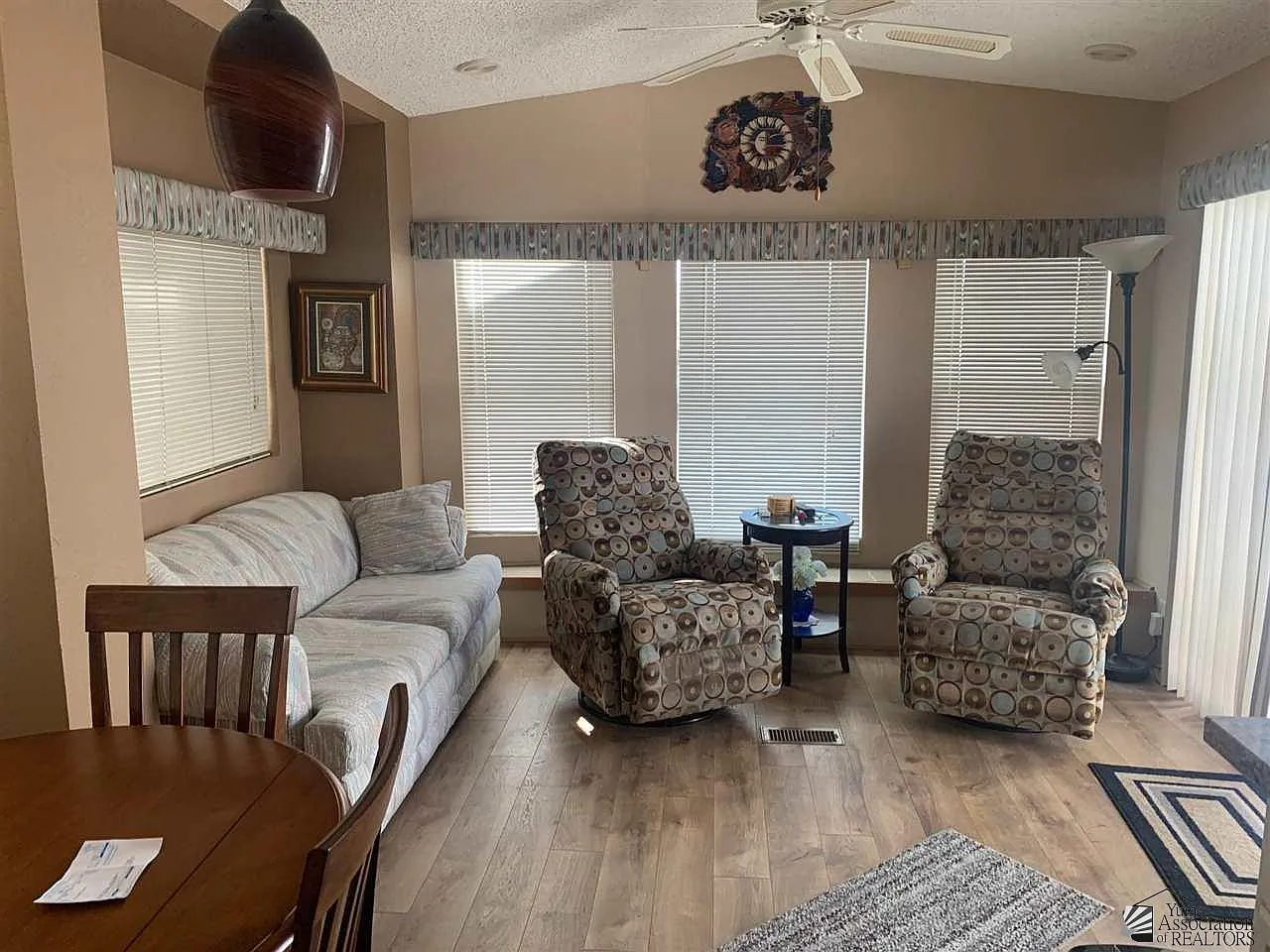 1 bed, 1.0 bath, 420 sqft, $1,100 — Photo 3