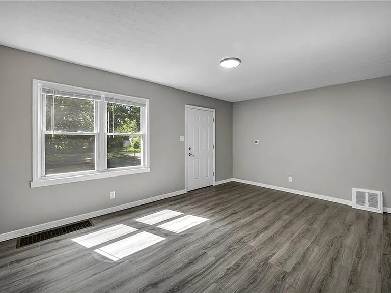 1291 Hardesty Blvd — Photo 7