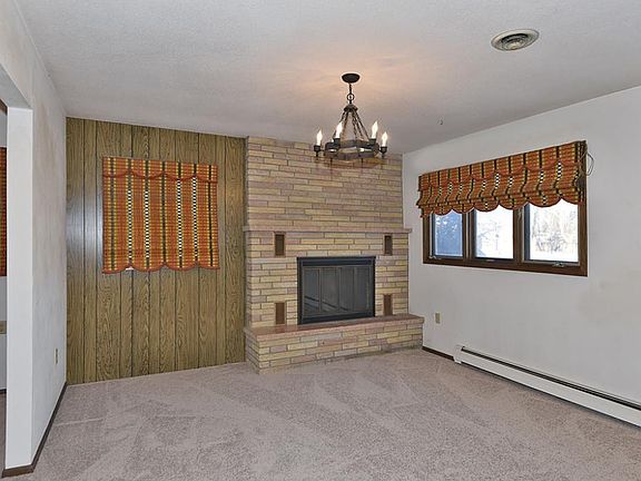 4th image of 315 16th St NE