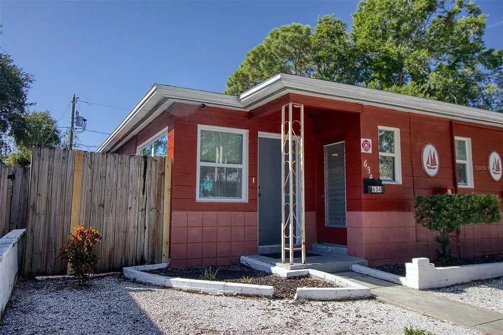 2 bed, 2.0 bath, 896 sqft, $1,850 — Photo 1