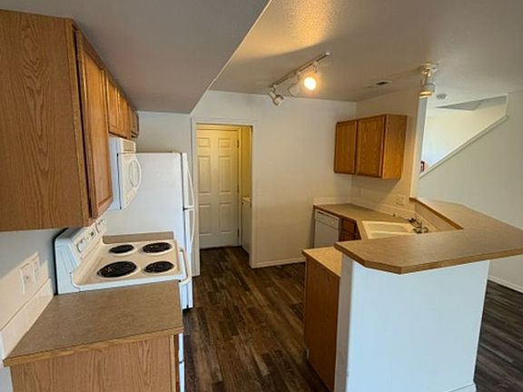 5th image of 233-35 E Shelby Ln #37