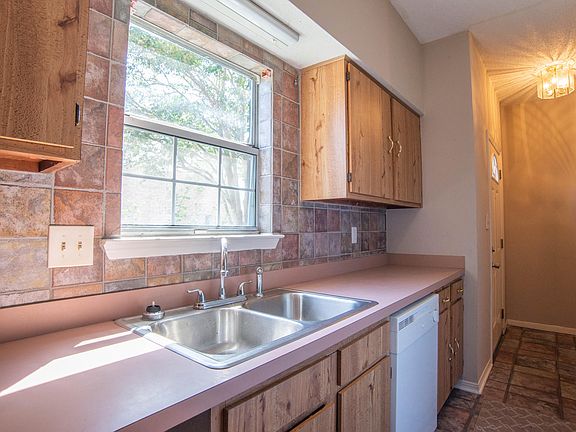 5th image of 433 San Souci Dr