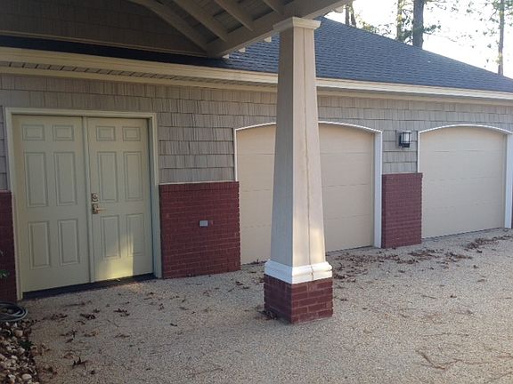 Garage w/ Golf Cart Storage