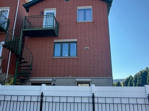 1901 S Louie Pkwy, Chicago, IL 60616